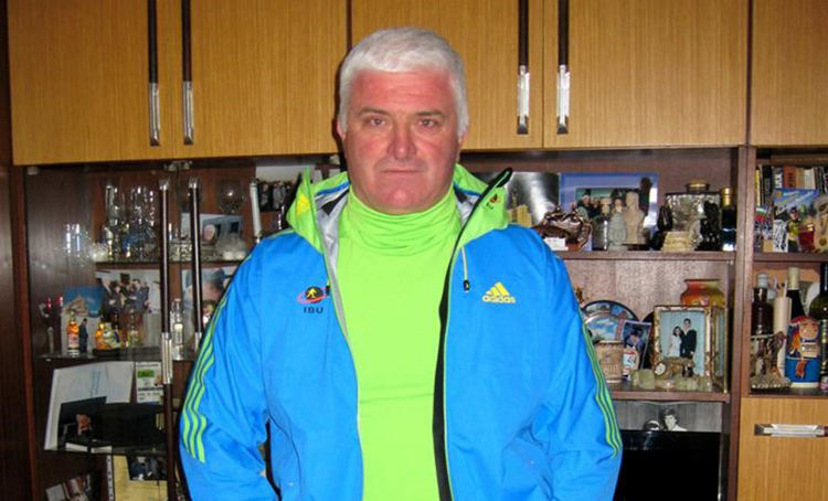 Кметът на Чепеларе с трофей от Международния олимпийски комитет