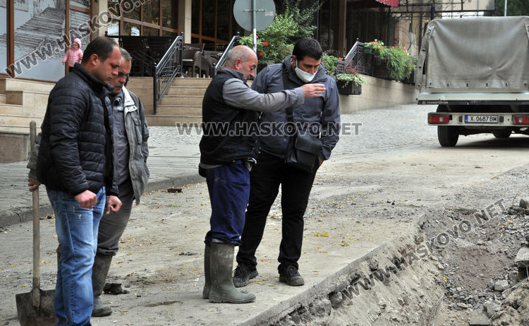 Свързват новия водопровод на Кърджалийска към стария, центърът на Хасково без вода