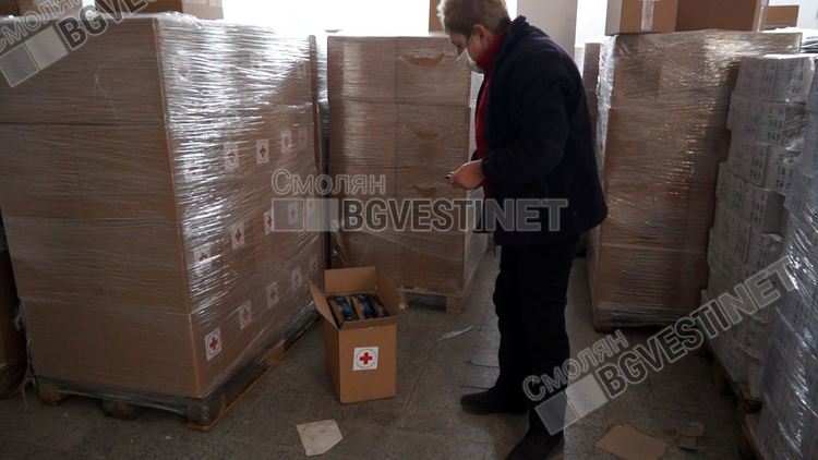 Засегнати от ковидепидемията получават хранителни пакети от БЧК