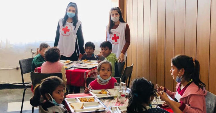 БЧК с "Топъл обяд" за учениците в неравностойно положение 