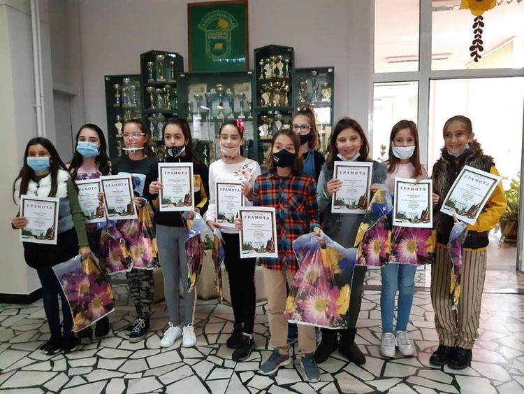 53 наградени алековци в първия кръг на националното състезание на СБНУ „Аз рисувам“