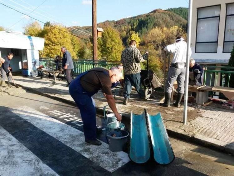 Читалището и доброволци от Могилица обновиха стълбището към читалищната сграда