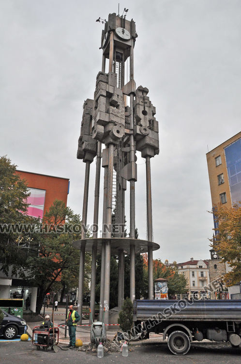 Обезопасиха часовника до „Аида“