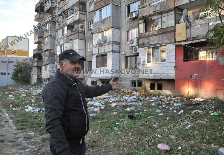Горя тераса на блок край „Васил Левски“ в Хасково