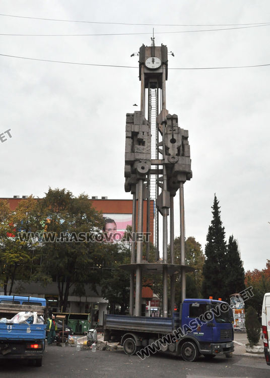 Обезопасиха часовника до „Аида“