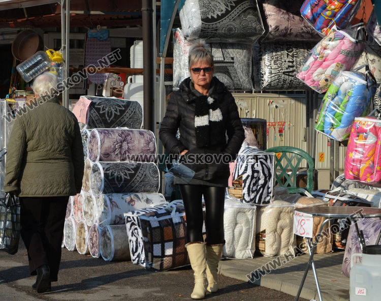 Димитровградският пазар опустя по време на пандемията от Ковид-19