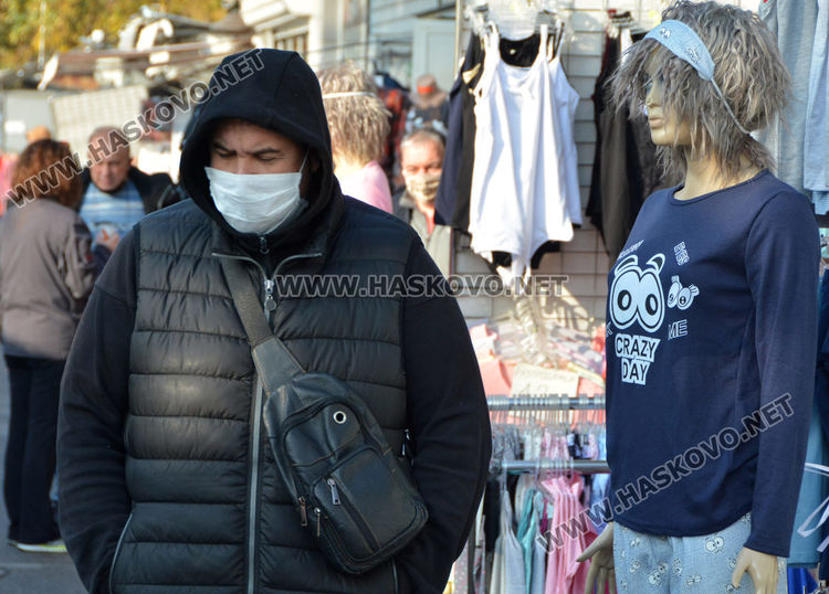 Димитровградският пазар опустя по време на пандемията от Ковид-19