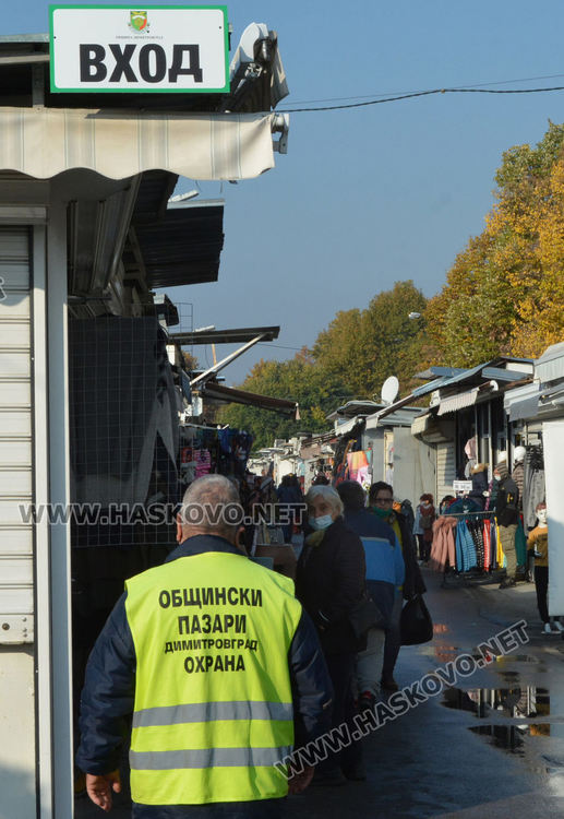 Димитровградският пазар опустя по време на пандемията от Ковид-19