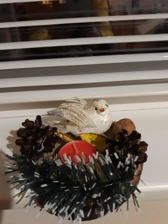 Зов за помощ! Родителите на Макси  изработват и продават коледна украса за рехабилитация на момчето