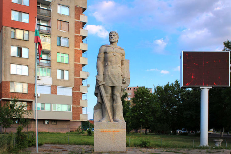 Нов облик ще придобие входът на Момчилград