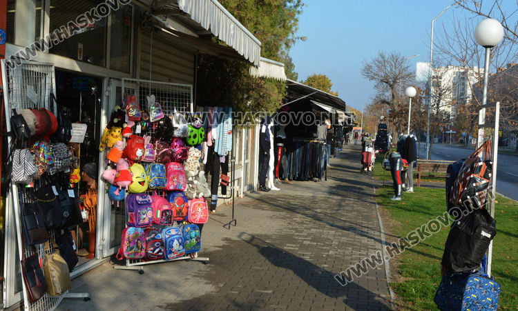 Димитровградският пазар опустя по време на пандемията от Ковид-19