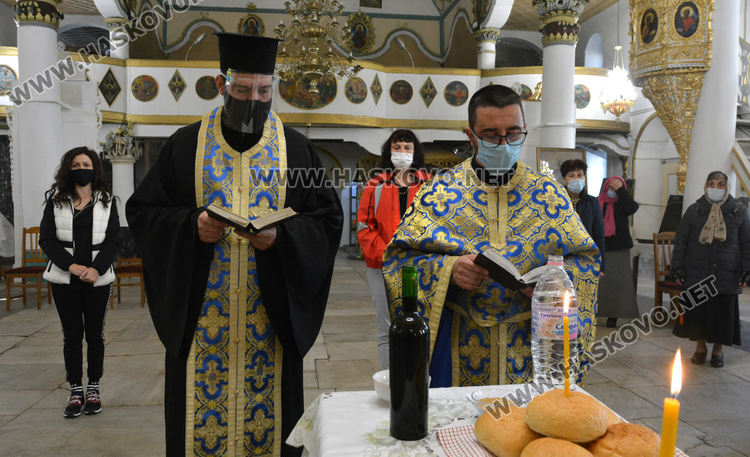 Панихида в Хасково за жертвите при катастрофи 