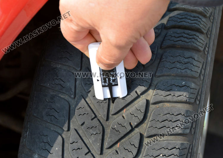 От днес глобяват за гуми, неподходящи за зимни условия