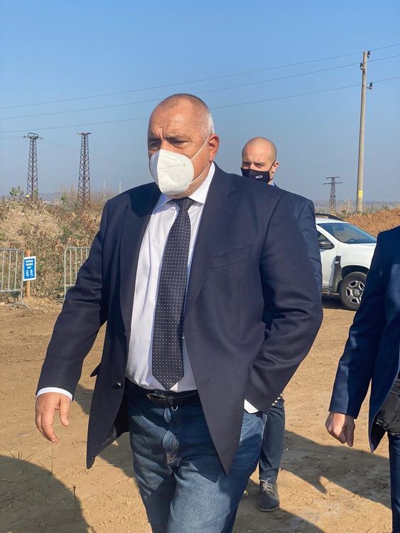 Министър-председателят инспектира газопровода България - Гърция край Димитровград