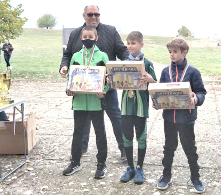 7 медала за хасковските ориентировачи от последното за сезона състезание