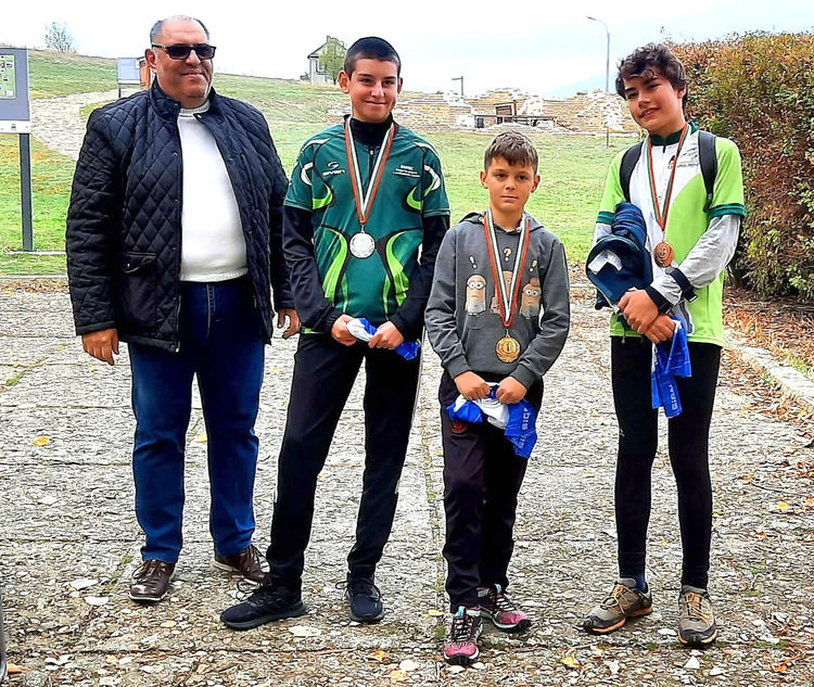 7 медала за хасковските ориентировачи от последното за сезона състезание