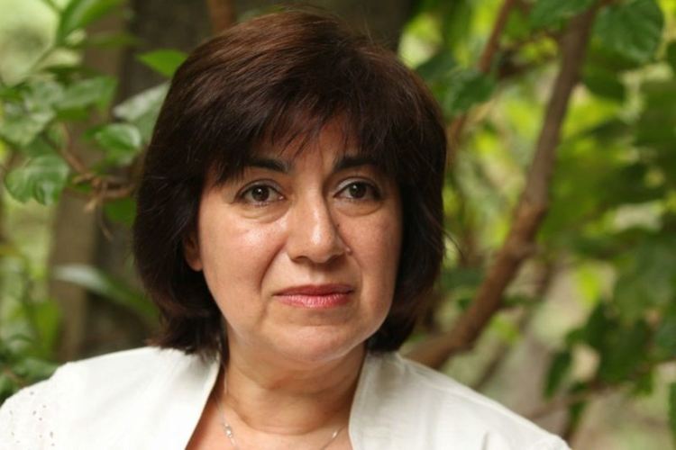 Доц. Мария Стаевска: Маските не са толкова вредни, колкото ги демонизират