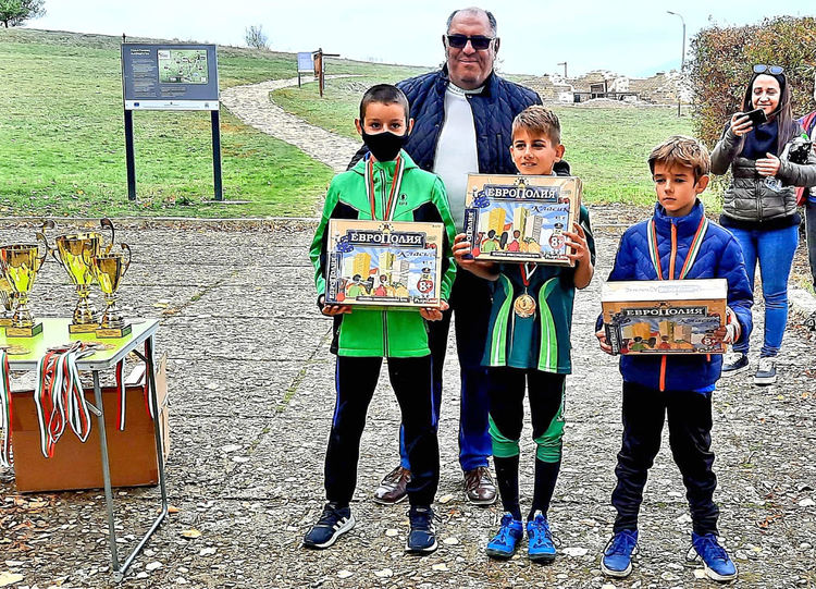 7 медала за хасковските ориентировачи от последното за сезона състезание