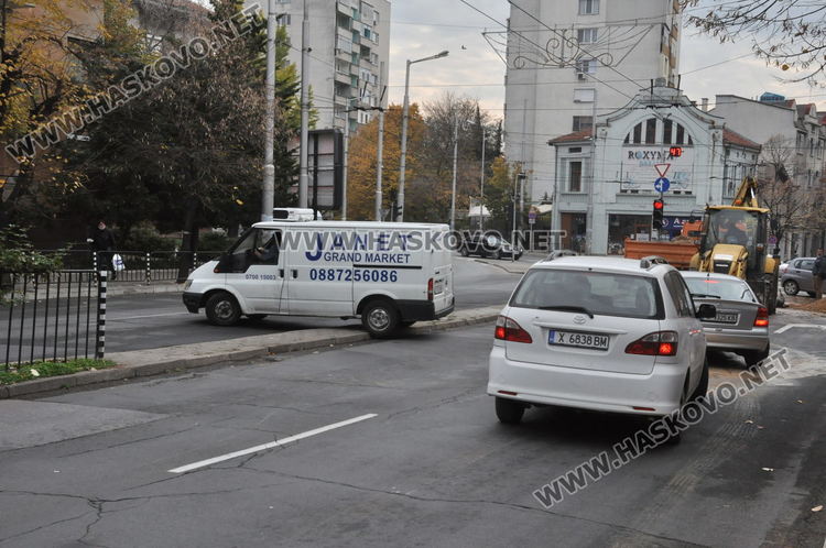 Хасковлии: Коли пердашат през бордюрите на „Раковски“