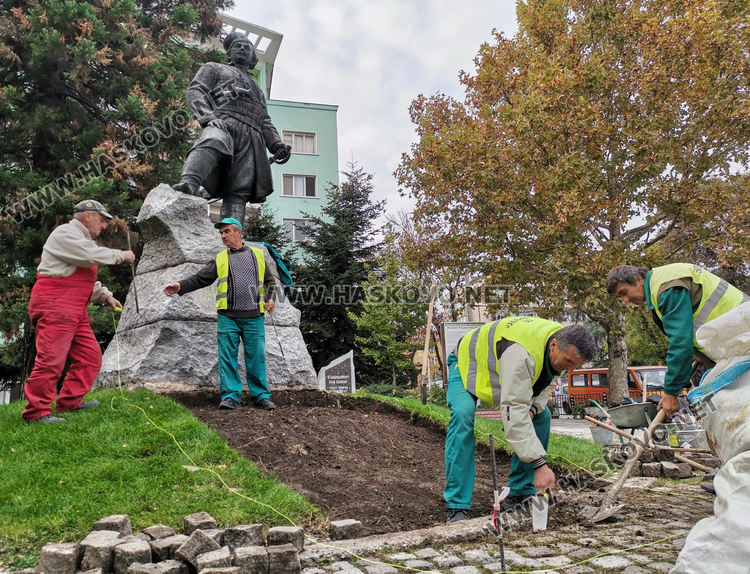 Изграждат стъпала към паметника на Капитан Петко войвода в Хасково