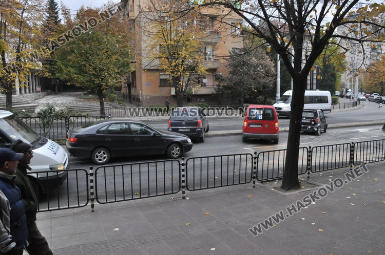 Хасковлии: Коли пердашат през бордюрите на „Раковски“