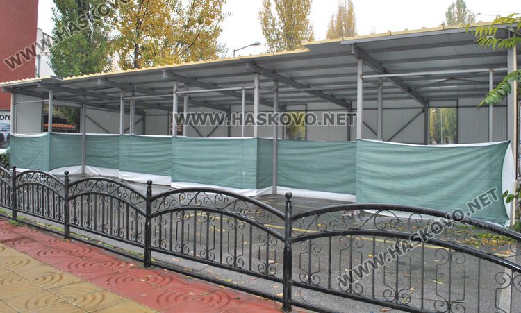 Премахват изградените конструкции над реката заради нарушения