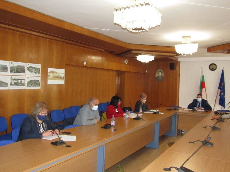 В болницата в Смолян може да се разкрият още 6 интензивни легла, ще станат общо 18