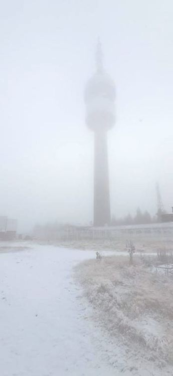 Зимата пристигна в Родопите. 