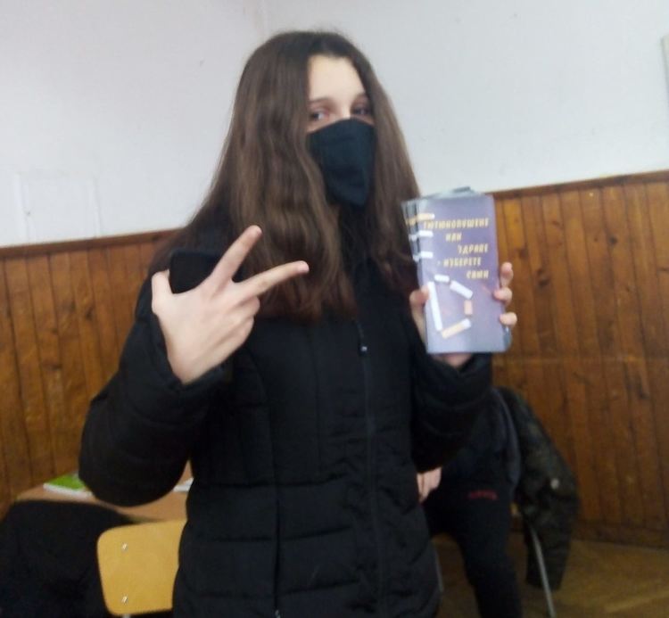 В Международния ден без тютюнев дим в хасковската ПГ по туризъм засадиха дърво и подготвиха брошури