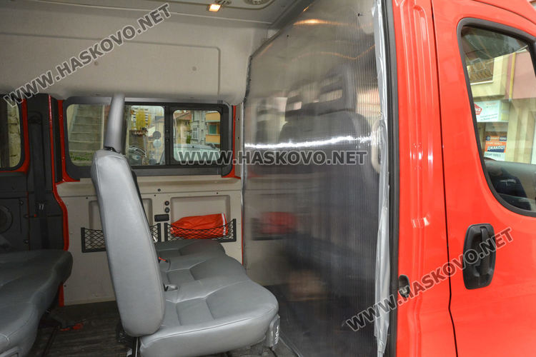 3 буса на пожарната в готовност да извозват пациенти с коронавирус 