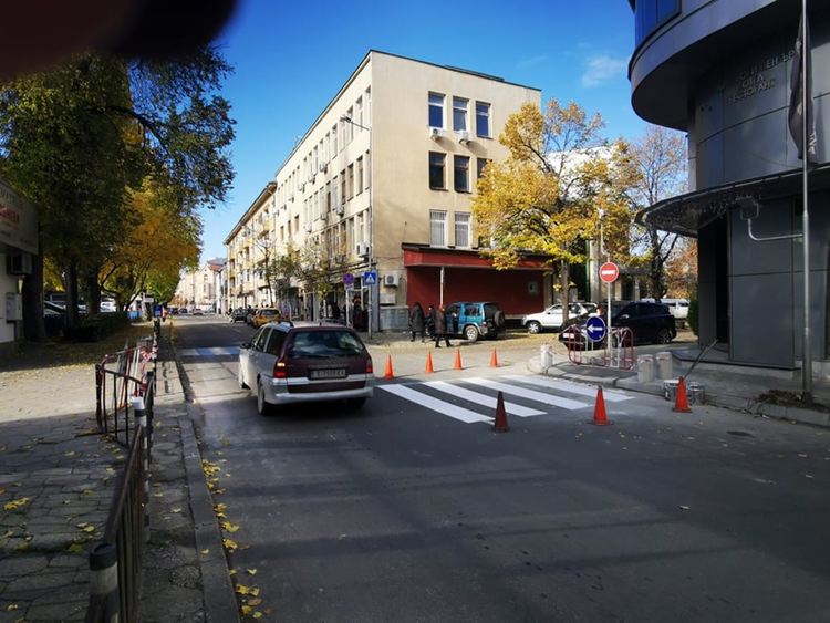 „Зебрата“ на бул.“България“ до полицията на ново място