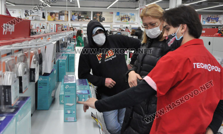 Черен петък! Пазарът се напълни, заради пандемията лаптопите най-търсени