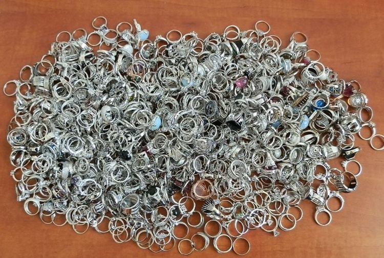 Спряха румънско семейство за контрабанда на сребърни бижута