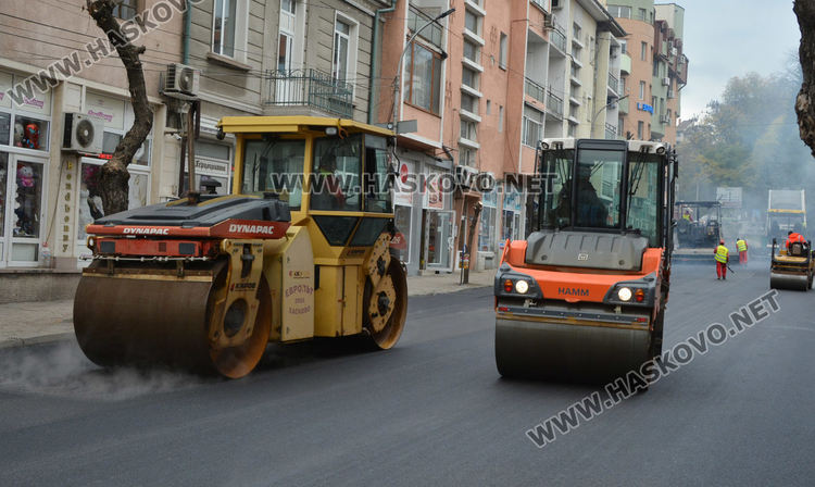 По „Освобождение“ асфалтират ударно, откриването до дни