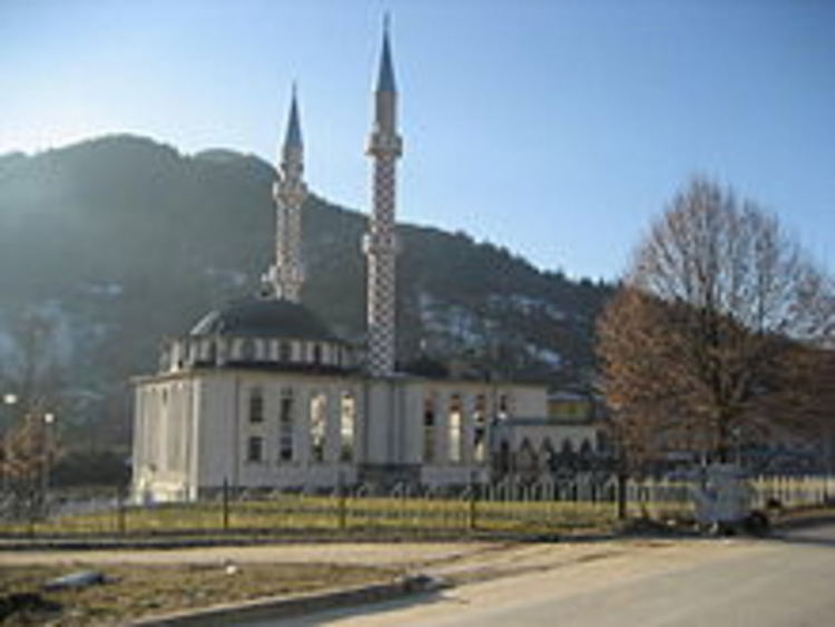  В Чепинци събират храна и дрехи за сираци