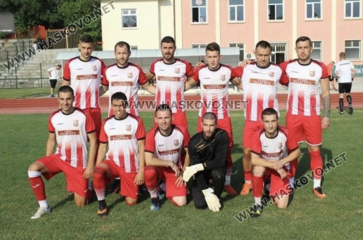 Футболният тим на Хасково с жест към „Спартак“