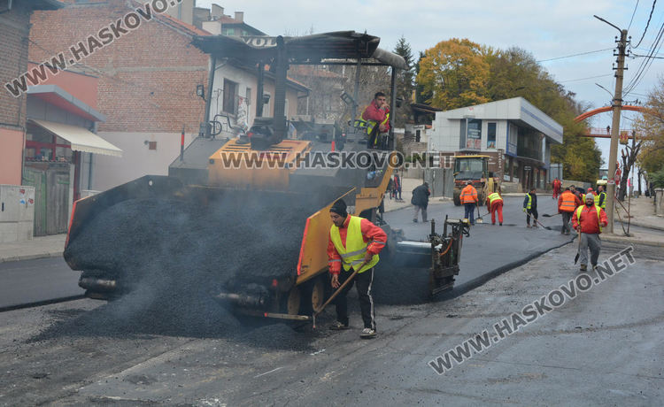 По „Освобождение“ асфалтират ударно, откриването до дни