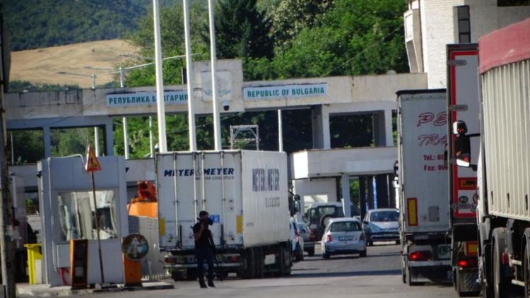 През ГКПП "Промахон" от 23 до 7 часа се пропускат само товарни автомобили в двете посоки