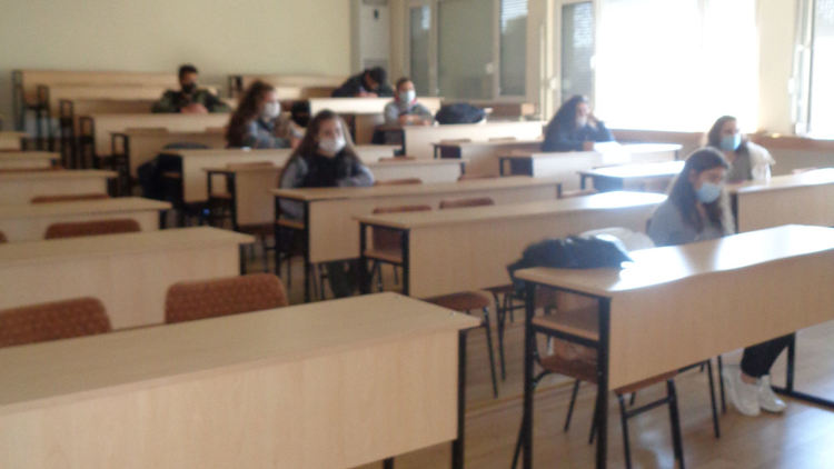 Доброволците на МБЧК:"Без нас не може"