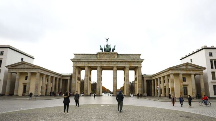 Германските провинции обмислят облекчаване на коронавирусните ограничения около Коледа