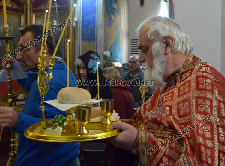 Тържествена литургия за Света Екатерина