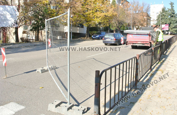 Затвориха част от бул. „Стефан Стамболов“ заради подмяна на водопровод