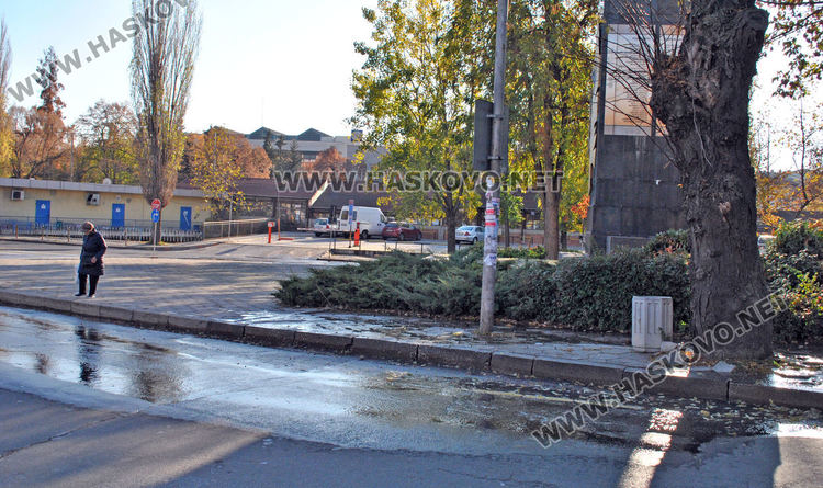 Хасковлии сигнализираха за авария на тротоара край улица „Стара планина“