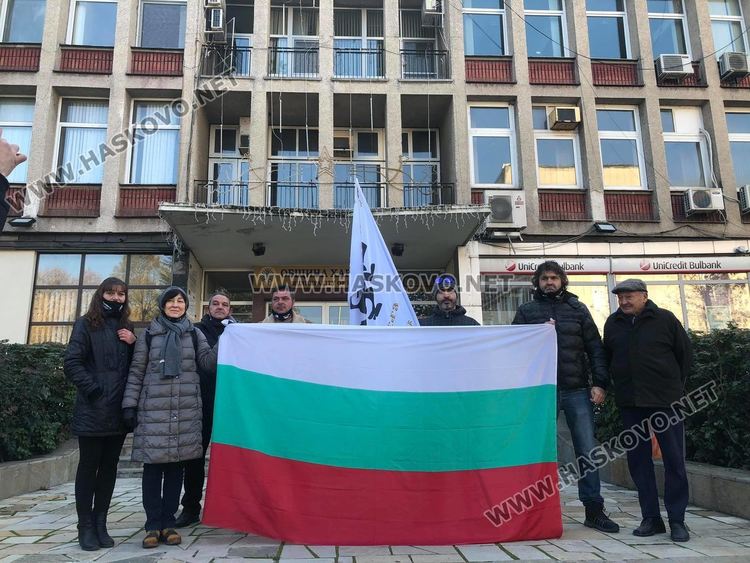 „Възраждане“ против ремонт на площад в Харманли за 4 млн. лв., настояват за по-малко бежанци