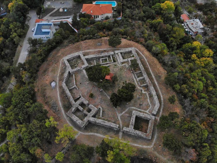 Историята за крепостта „Свети дух“ в Минерални бани 