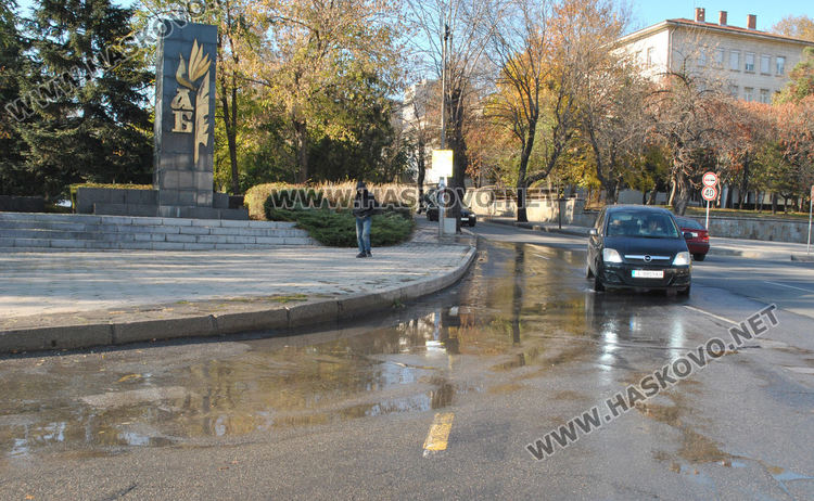 Хасковлии сигнализираха за авария на тротоара край улица „Стара планина“