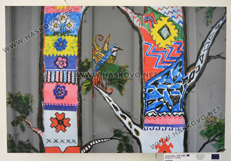 Красота за очите и радост за сърцето в пътуващата изложба „Цветове“