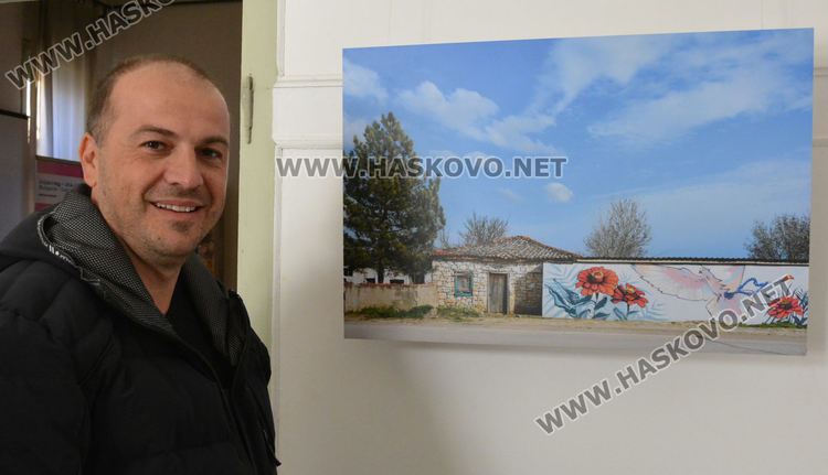 Красота за очите и радост за сърцето в пътуващата изложба „Цветове“