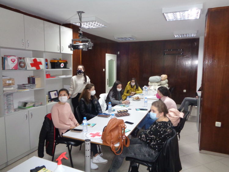 Млади червенокръстци от Кърджали се отчетоха