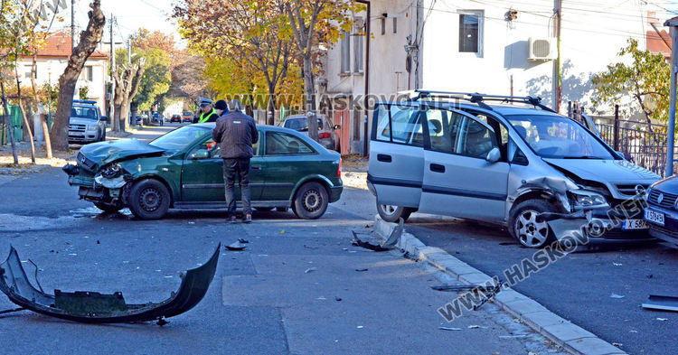 28-годишен пострада при катастрофа на ул. "Македония" 